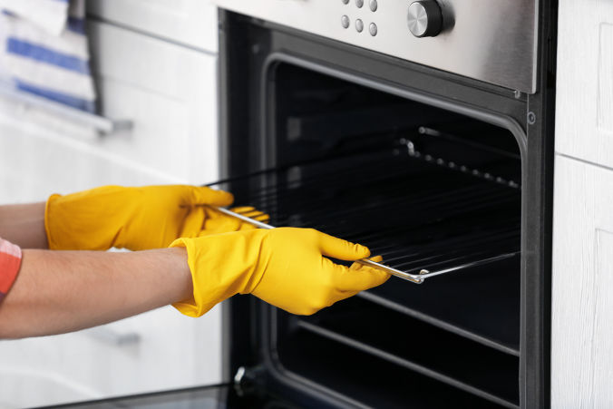 preparing oven for cleaning